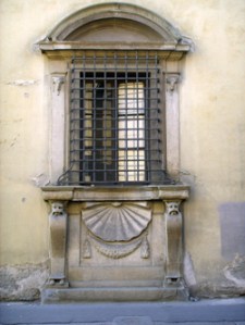 Firenze, Casino mediceo di San Marco, particolare, la finestra