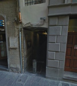 Vicolo del Giglio da via delle Oche