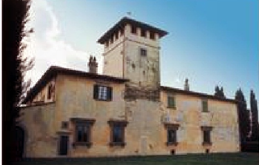 Casa torre inglobata successivamente nei fabbricati di una fattoria nei pressi di Bagno a Ripoli 