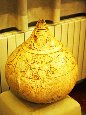 cippo-a-bulbo-in-marmo-apua