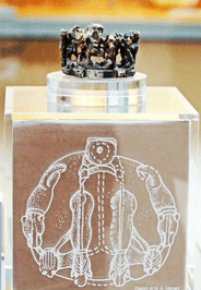 Personaggio-maschole-su-car