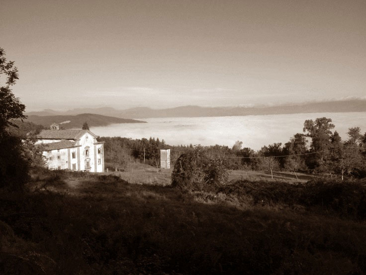 Buonsollazzo, sotto un mare di nebbia