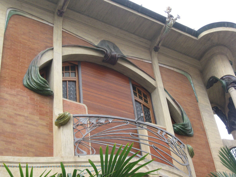 Firenze Via Scipione Ammirato, villino Broggi-Caraceni particolare della facciata