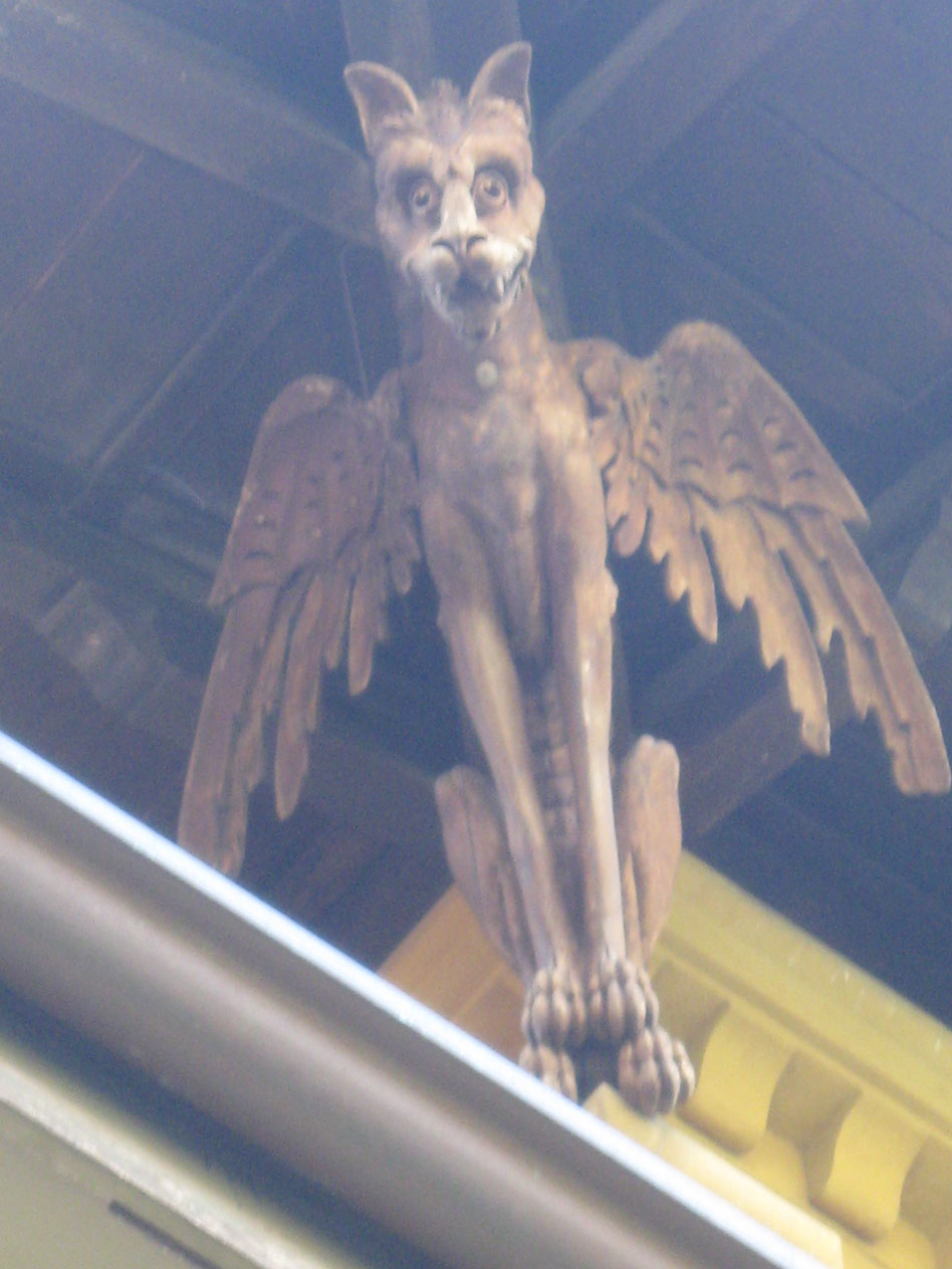 Figura zoomorfa del sottotetto di palazzo Stibbert